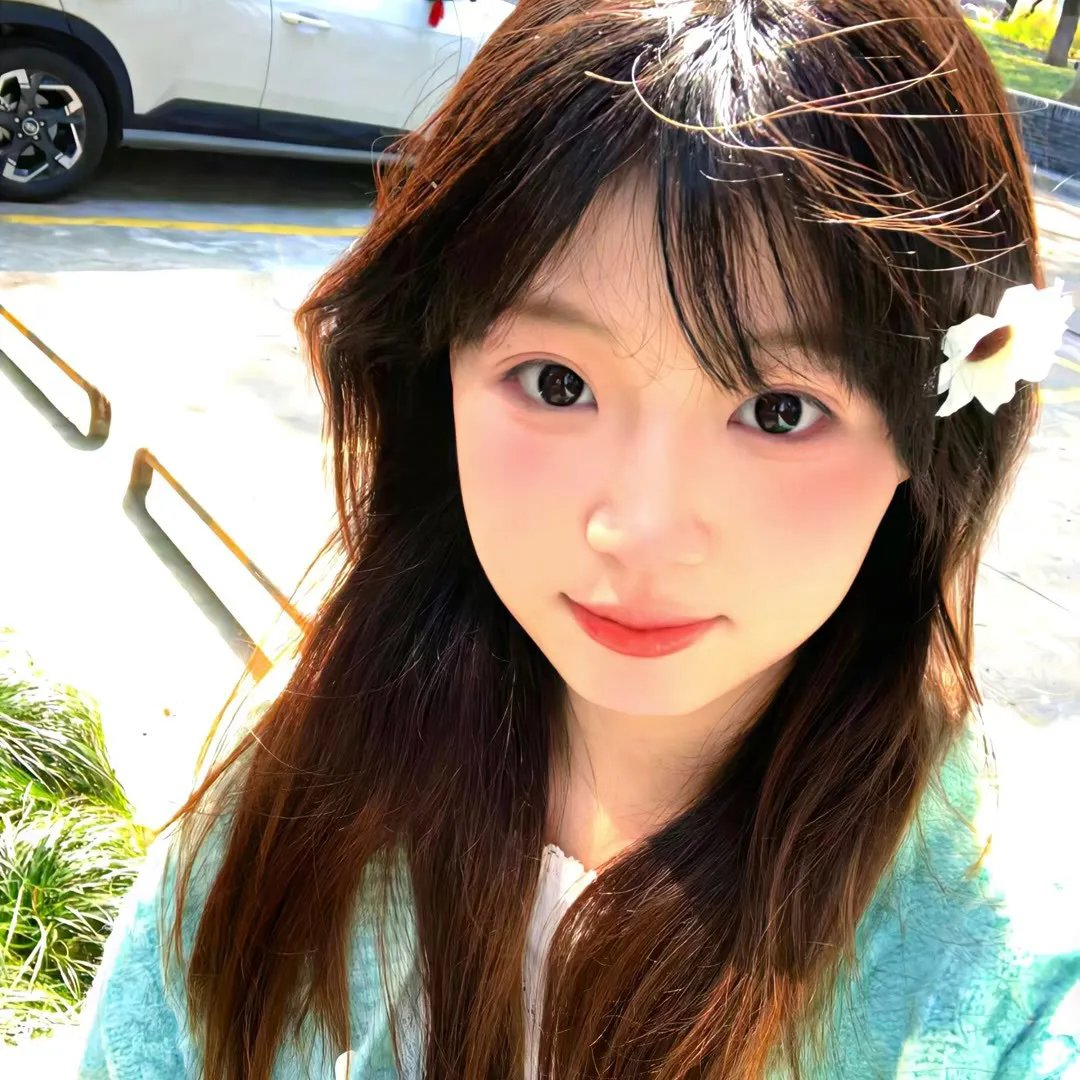 镜中的女孩